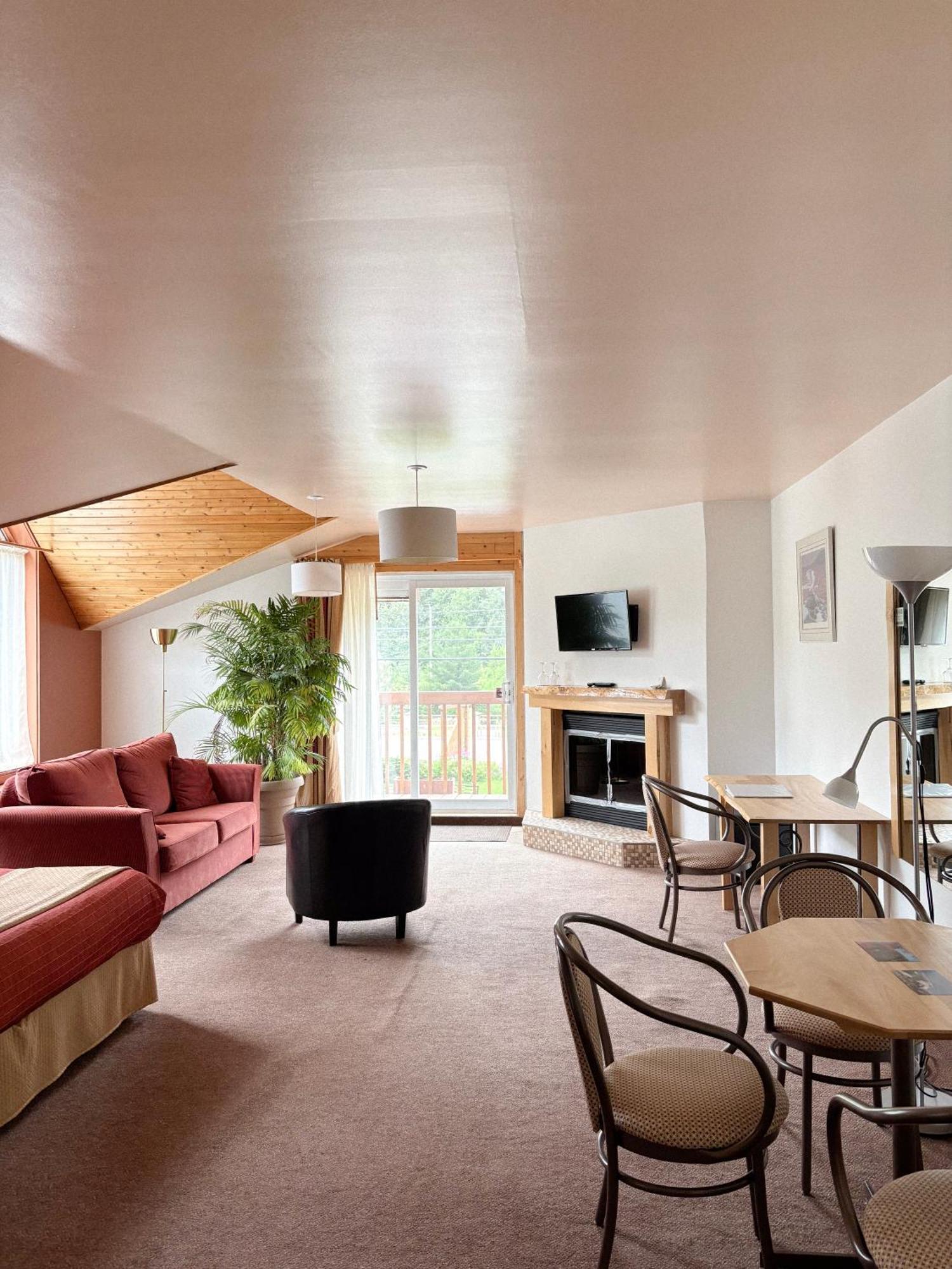Auberge Du Jardin Petit-Saguenay Buitenkant foto