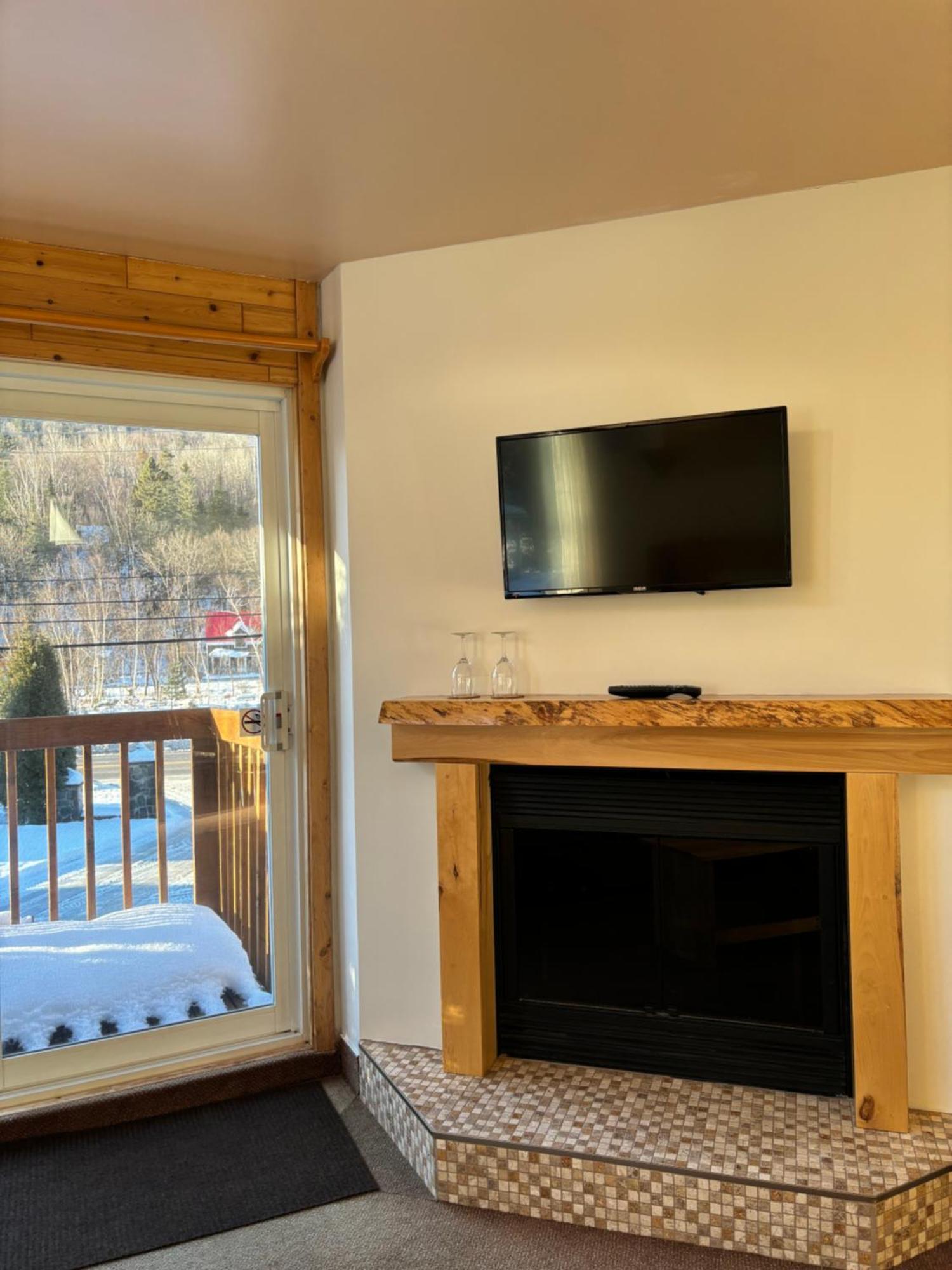 Auberge Du Jardin Petit-Saguenay Buitenkant foto